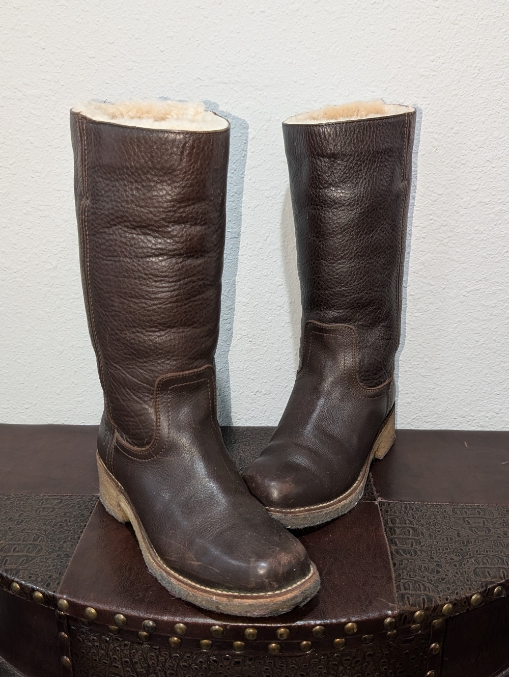 Frye Campus Shearling Lined Pebble Grain Leather Pull-On Boots Size 8
